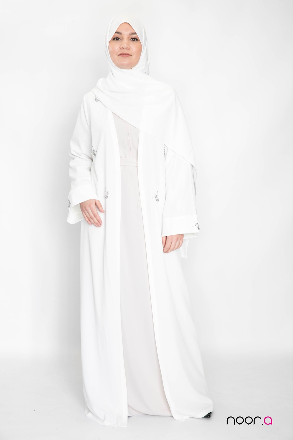 abaya-kimono-blanc-pour-fetes-hijab-soie-de-medine (4)