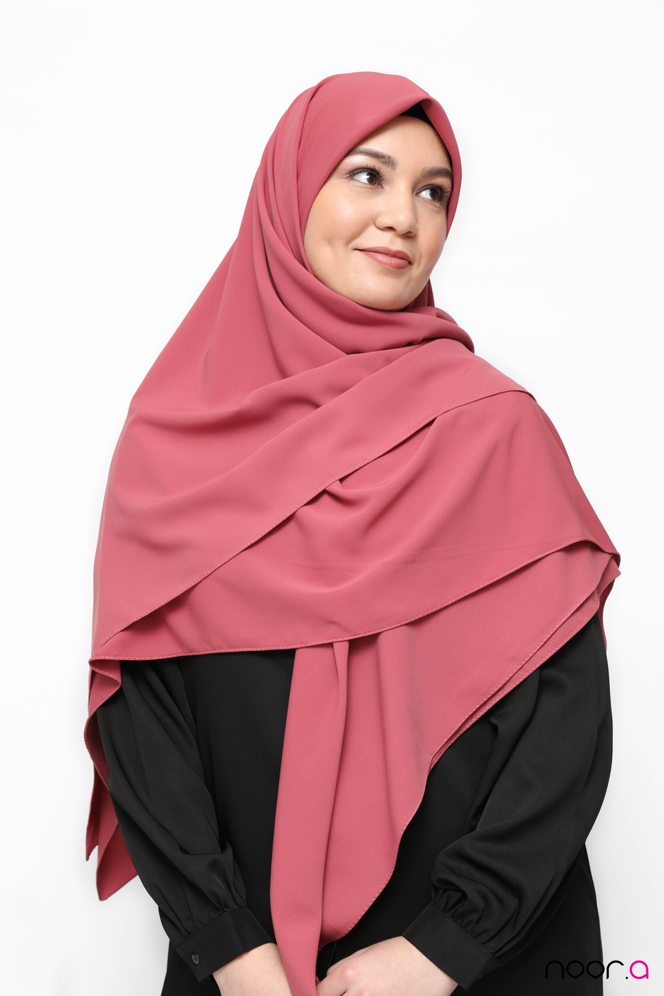 hijab-soie-de-medine-maxi-carré-framboise (5)