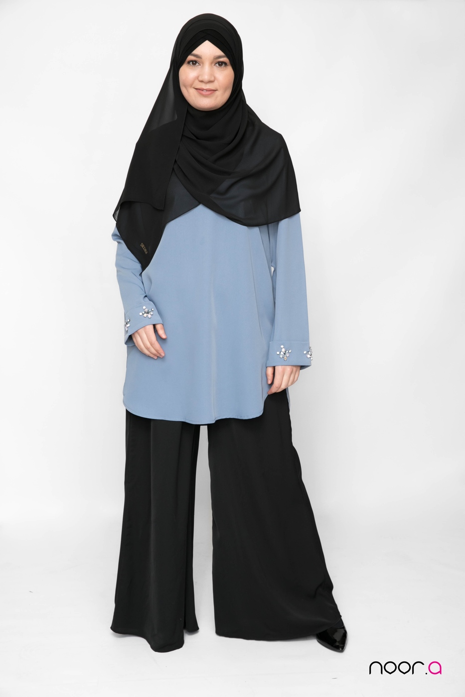 pantalon-large-pour-hijab-noir-fluide-tunique-bijoux-bleu-acier-hijab-mousseline-de-luxe-noir
