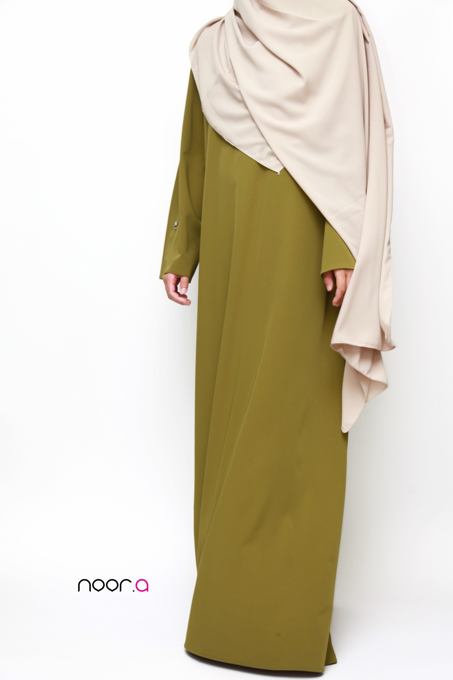 robe-abaya-ambre-creations-noora-vert-olive-hijab-soie-de-medine-beige (3)