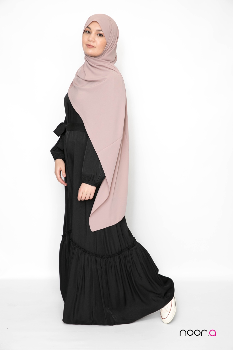 robe-longue-hija-noire-hijab-soie-de-medine (3)