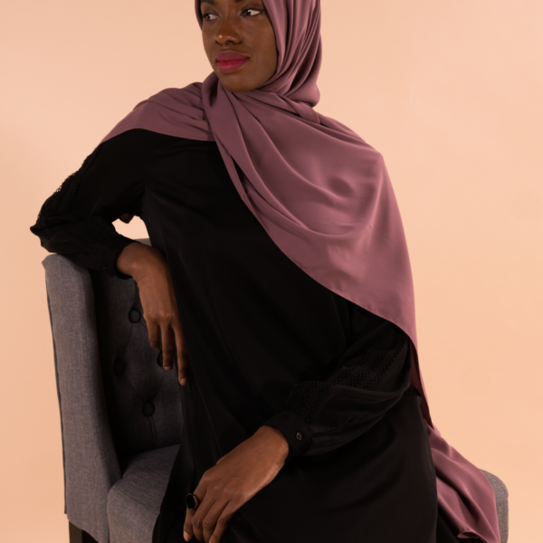 tunique_broderie_noire_hijab_soie_de_medine_mauve (2)